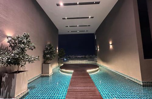 Petaling Jaya Apartment | Skyline Luxe 4BR Retreat with En-suite Icon City