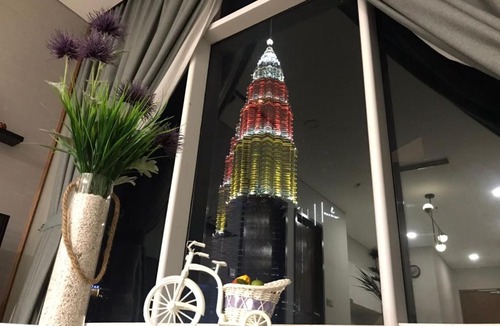 Kuala Lumpur City Centre Apartment | SkySuites KLCC