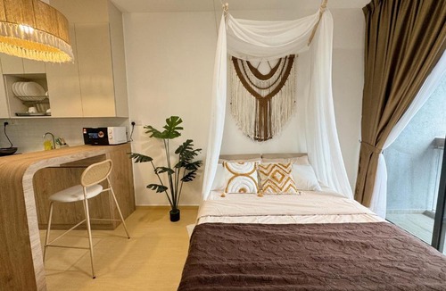 Bukit Indah Apartment | Skytrees Bukit Indah by HCK Dualkey-Unit 2Pax 4Pax