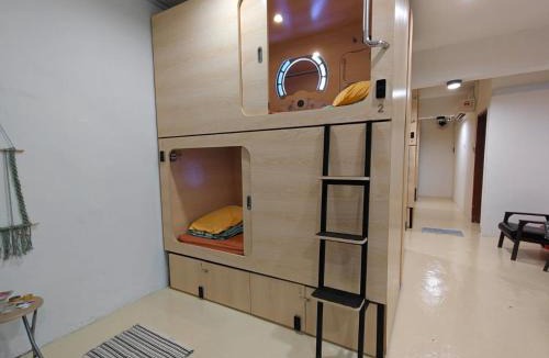 Central District Hotel | Sleepy Bear Capsule Hostel