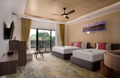 Daun Penh Hotel | Smile Boutique Hotel by EHM