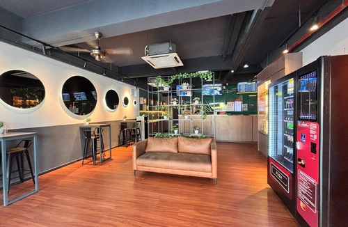 Taman Equine Hotel | Smile Hotel Seri Kembangan