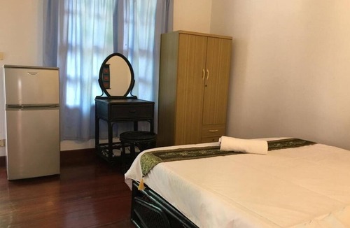 Siem Reap Bed & Breakfast | Smiley's Guesthouse : Double Room (Airconditioning & Hot Water)