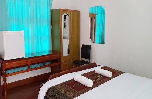 Siem Reap Bed & Breakfast | Smiley's Guesthouse : Double Room (Airconditioning & Hot Water)