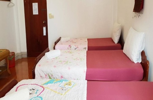 Siem Reap Bed & Breakfast | Smiley's Guesthouse : Triple Room- Fan