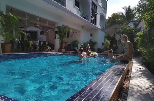 Downtown Siem Reap Bed & Breakfast | Smiley's Guesthouse : Twin Room (Fan & Hot Water)