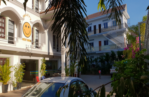Taphul Village Area Hotel | Smiley's Guesthouse