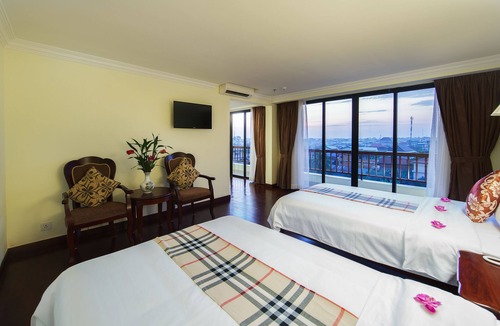 Sangkat Sla Kram Hotel | Smiling Deluxe Hotel