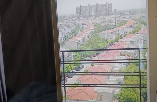 Greater Noida Apartment | Soothing apartment with AC in Greater Noida, apartment with all luxury amenities