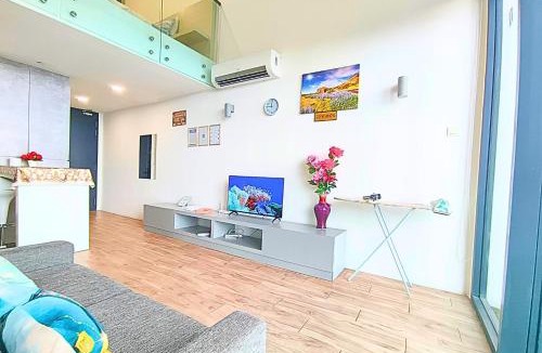 Cyberjaya Apartment | #SP1, Cozy Duplex, Quiet Stay with MRT View