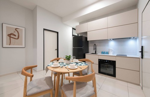 Taman Century Apartment | Space Residency by A-Walk 100m to KSL