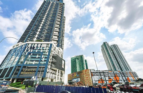 Taman Century Apartment | Space Residency by Lions Bay Walking to KSL City Mall
