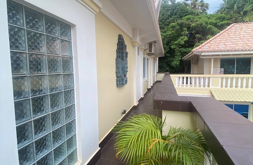 Siem Reap Hotel | Spacieuses Chambres climatisées dans magnifique villa avec piscine d'eau salée