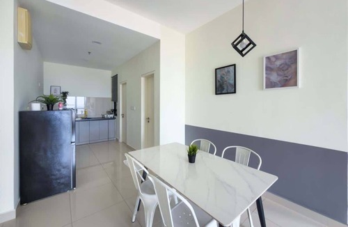 Malacca City Apartment | Spacious 2BR Stay, 5 Mins from Jonker St