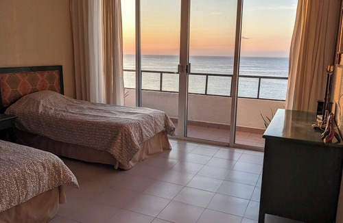 San Miguel Apartment | Spacious 3-Bedroom Beachfront Penthouse in Cozumel! - 15 min walk from downtown!