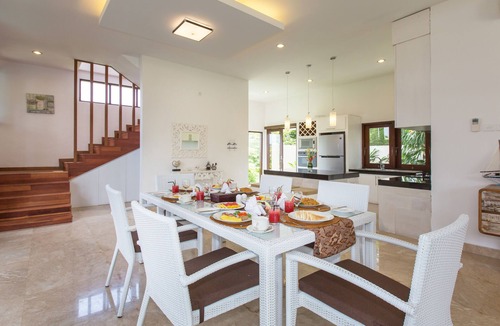 Berawa Villa | SPACIOUS 3BR Villa Close To Canggu's BEST ACTIVITIES