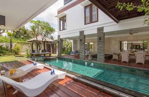 Berawa Villa | SPACIOUS 3BR Villa Close To Canggu's BEST ACTIVITIES
