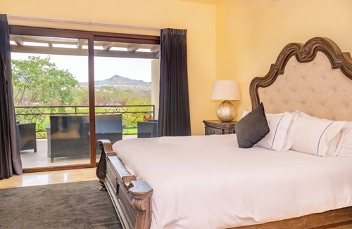 Los Cabos Villa | Spacious 4-bedroom villa in fantastic Cabo San Lucas with AC