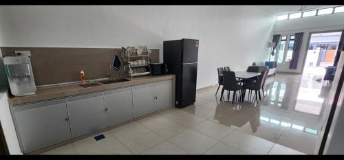 Mersing House | Spacious 4 bedroom homestay