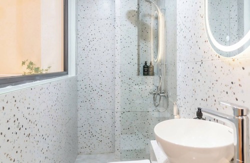 Old Quarter House | Spacious 4-bedrooms house/Hà Nội Urban Quarter/Trainstreet 5'/washer&dryer