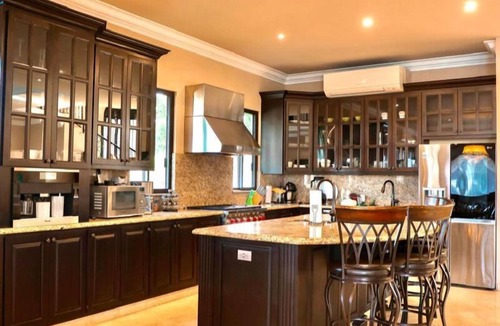 Santa Rosa House | Spacious 5-bedroom house with AC, WiFi in welcoming San José del Cabo/ocean view