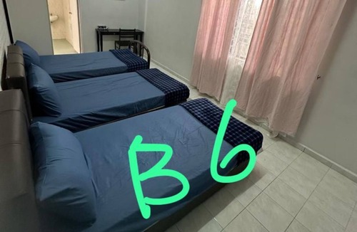 Johor Bahru House | Spacious 6-bedroom house in brilliant Johor Bahru with AC