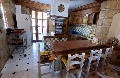 Centro House | Spacious and cozy Spanish-style house, near to vineyards, and colonial downtown