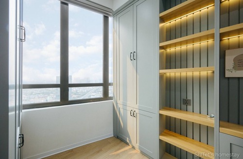 Dich Vong Hau Apartment | Spacious and luxurious 3-bedroom apartment with WiFi, AC in pleasant Cầu Giấy