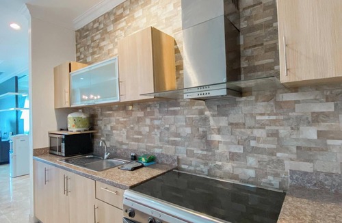Old Jakarta Apartment | Spacious And Modern Look 3Br Bellezza Apartment