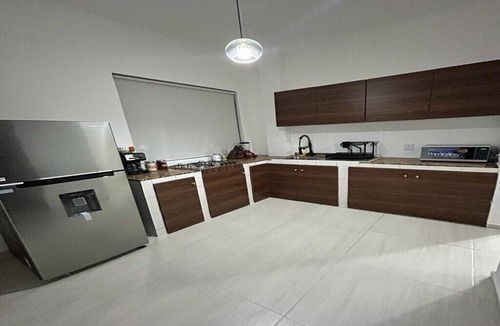Zona Minerva Apartment | Spacious apartment for 8 in Zona Americana, All Nearby.