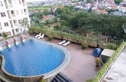 Jakarta Hotel | Spacious Belmont Residence Apartment Near Puri