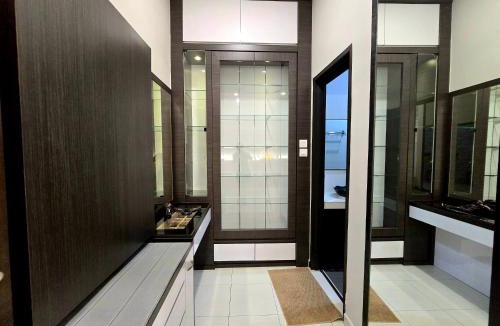 Batu Pahat Villa | Spacious Cozy Homestay for Families & Groups BATU PAHAT