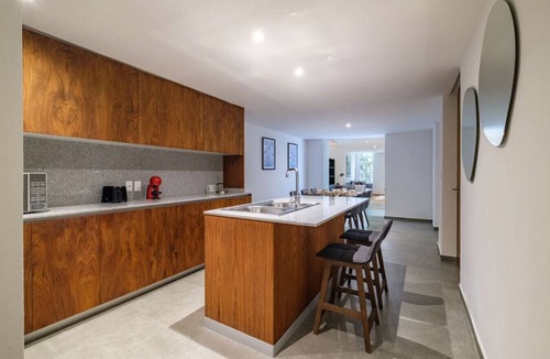 La Condesa Apartment | Spacious flat in the heart of Condesa w Terrace
