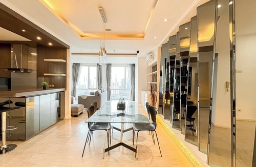 Senayan Apartment | Spacious Luxury 2Br Apartment With Extra Room At Fx Residence