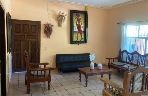 La Penita de Jaltemba House | Spacious 6-bedroom house in beautiful La Peñita de Jaltemba with WiFi, AC