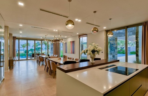 Ngu Hanh Son House | Spacious PoolVilla in 5 Star Resort near the beach