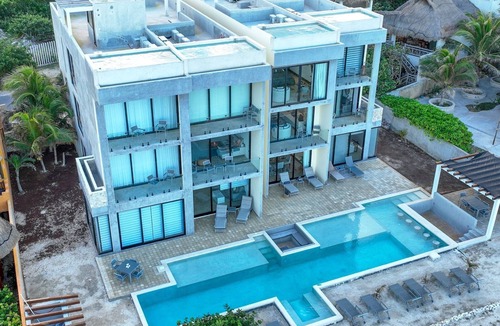 Salinas House | Spectacular Ocean Front Townhouse 6 Beadrooms Kitchen Dining Room Tv Room Pool