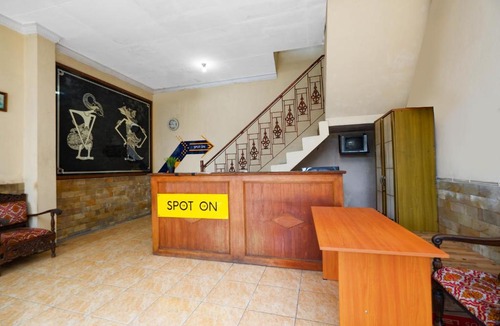 Laweyan Hotel | SPOT ON 2011 Hotel Mekar Sari