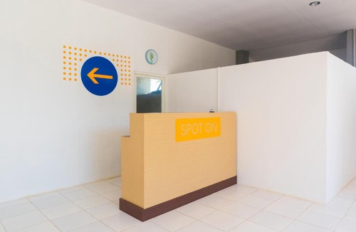Kupang Hotel | SPOT ON 2318 Citra Palm Residence