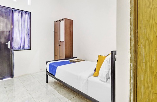 Tulungagung Hotel | SPOT ON 90742 Kinanthy Homestay Syariah