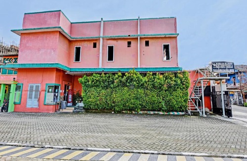 Cilacap Hotel | SPOT ON 91376 Hotel Bintang Flores