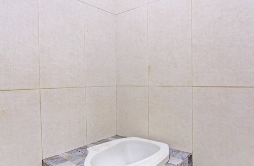 Muncar Hotel | SPOT ON 91521 Mayong Guesthouse