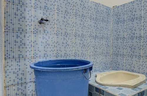 Waru Hotel | SPOT ON 91789 Kost Umik Sidoarjo Syariah