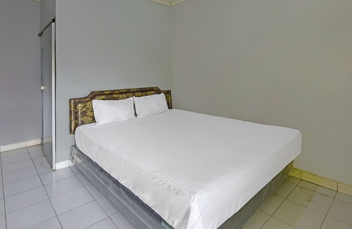 Cilacap Hotel | SPOT ON 91905 Hotel Cipto Arum