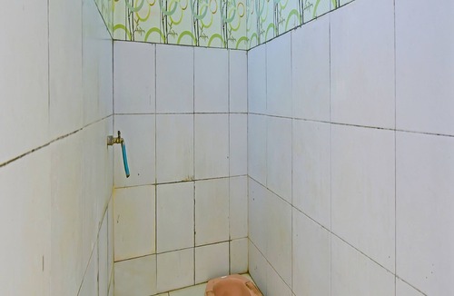 Cilacap Hotel | SPOT ON 91905 Hotel Cipto Arum