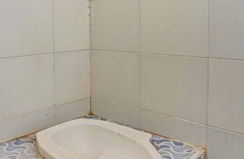 Bandar Lampung Hotel | SPOT ON 92682 Badar Guest House Syariah