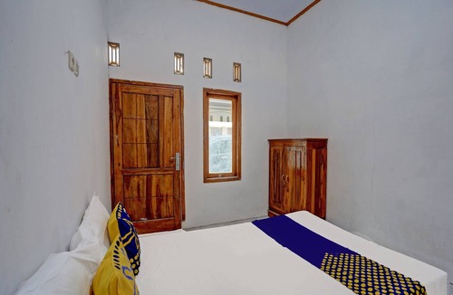 Prigen Hotel | SPOT ON 92906 Surya Indah Homestay Syariah