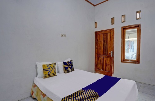 Prigen Hotel | SPOT ON 92906 Surya Indah Homestay Syariah
