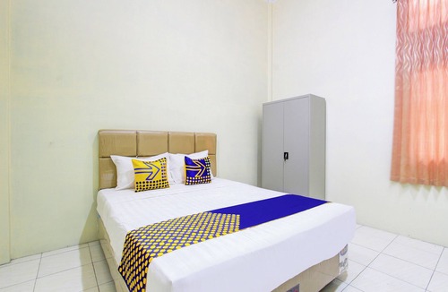 Surakarta Hotel | SPOT ON 93245 Guest House Mulia Dua Syariah