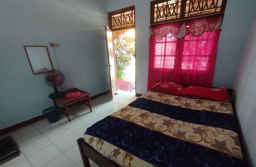 Kecamatan Narmada Hotel | SPOT ON 93640 Dannis Homestay Near Musholla Al Istiqomah Terawangan